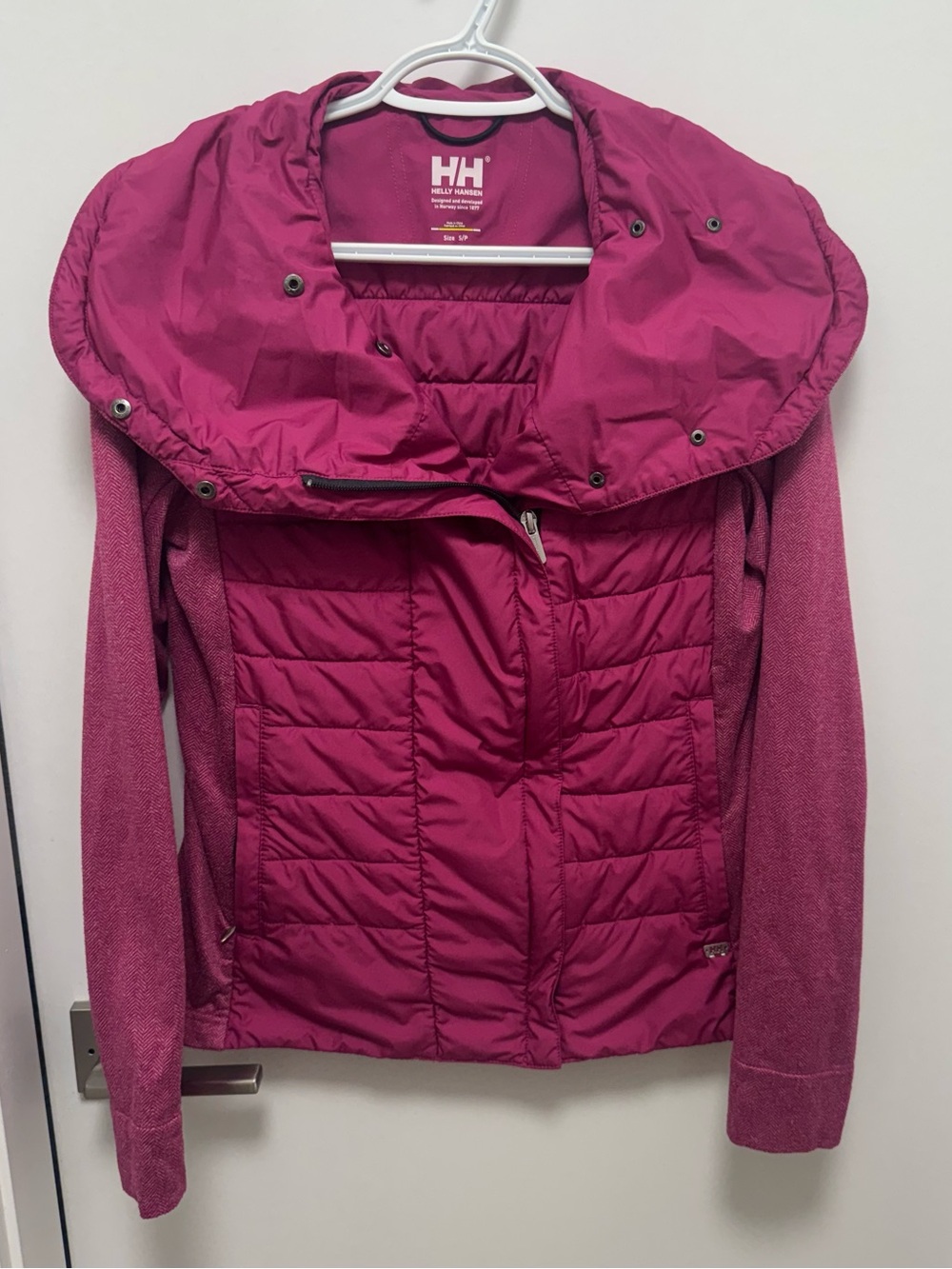 Helly Hansen Astra Jacket – Fuchsia – Women’s Small